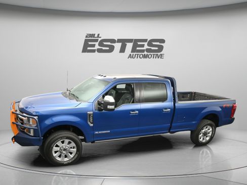 Used 2022 Ford F350 Platinum AWD/4WD image 2