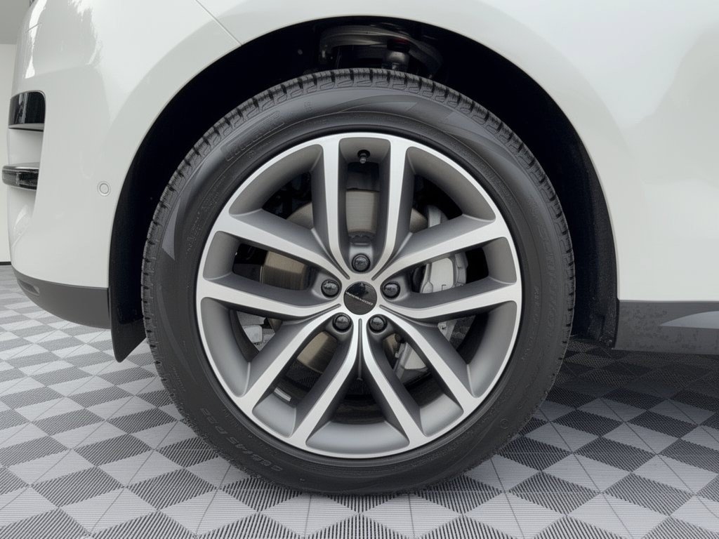 New 2027 Land Rover Range Rover Sport SE AWD/4WD image 13