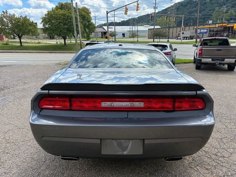 Used 2011 Dodge Challenger RWD image 6
