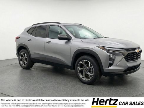 Used 2025 Chevrolet Trax LT w/ LT Convenience Package image 1