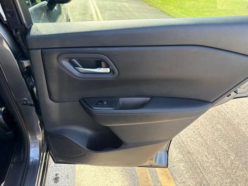 Used 2024 Nissan Rogue SV FWD image 29