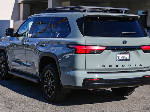 Used 2025 Toyota Sequoia Platinum image 5