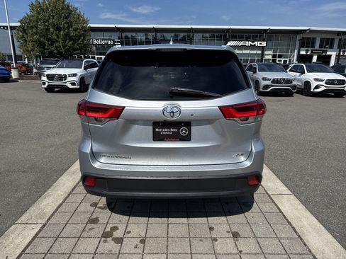 Used 2019 Toyota Highlander XLE FWD image 7