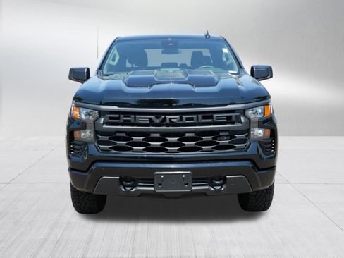 Used 2025 Chevrolet Silverado 1500 Custom Trail Boss w/ Midnight Edition AWD/4WD image 2