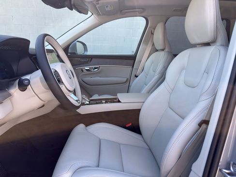 New 2026 Volvo XC90 T8 Ultra w/ Protection Package Premier image 16