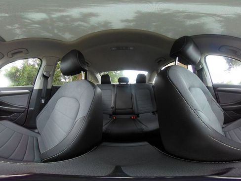 Used 2025 Volkswagen Jetta SE image 41