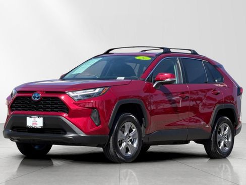 Used 2024 Toyota RAV4 LE AWD/4WD image 8