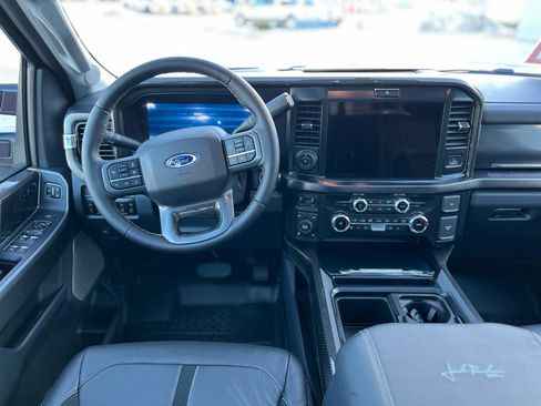 New 2026 Ford F250 Lariat w/ Black Appearance Package image 27