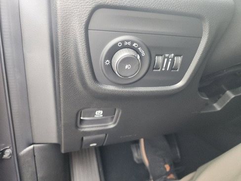 New 2025 Jeep Grand Cherokee L Limited image 17