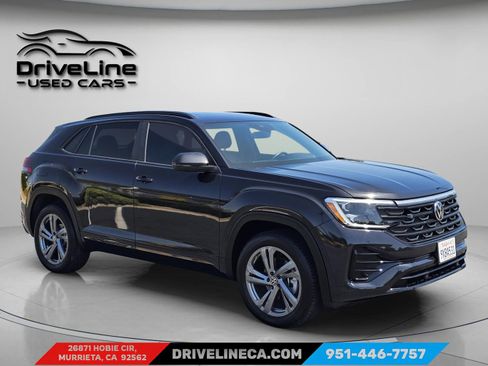 Used 2025 Volkswagen Atlas Cross Sport SEL R-Line AWD/4WD image 9