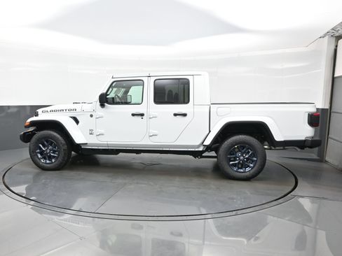 New 2026 Jeep Gladiator Sport AWD/4WD image 4
