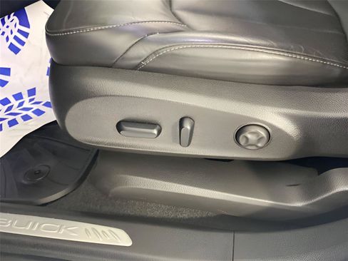 Used 2019 Buick Envision Essence AWD/4WD image 18