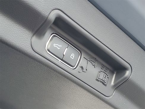 New 2026 Ford Explorer Active w/ Active Comfort Package image 32