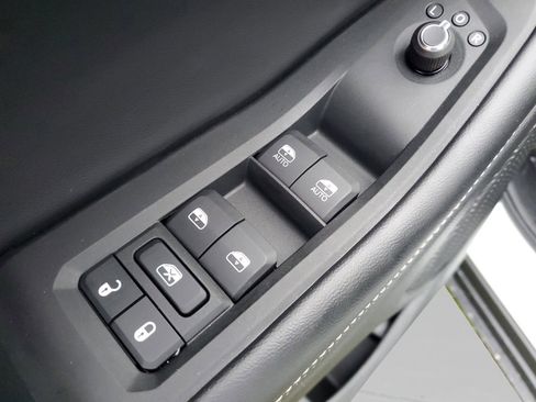 New 2025 Jeep Grand Cherokee L Laredo image 31