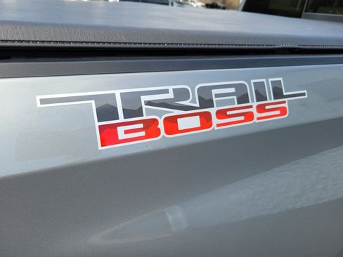 Used 2025 Chevrolet Silverado 1500 LT Trail Boss w/ LT Trail Boss Premium Package AWD/4WD image 29