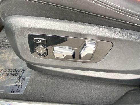 Certified 2024 BMW X6 xDrive40i w/ Premium Package image 22