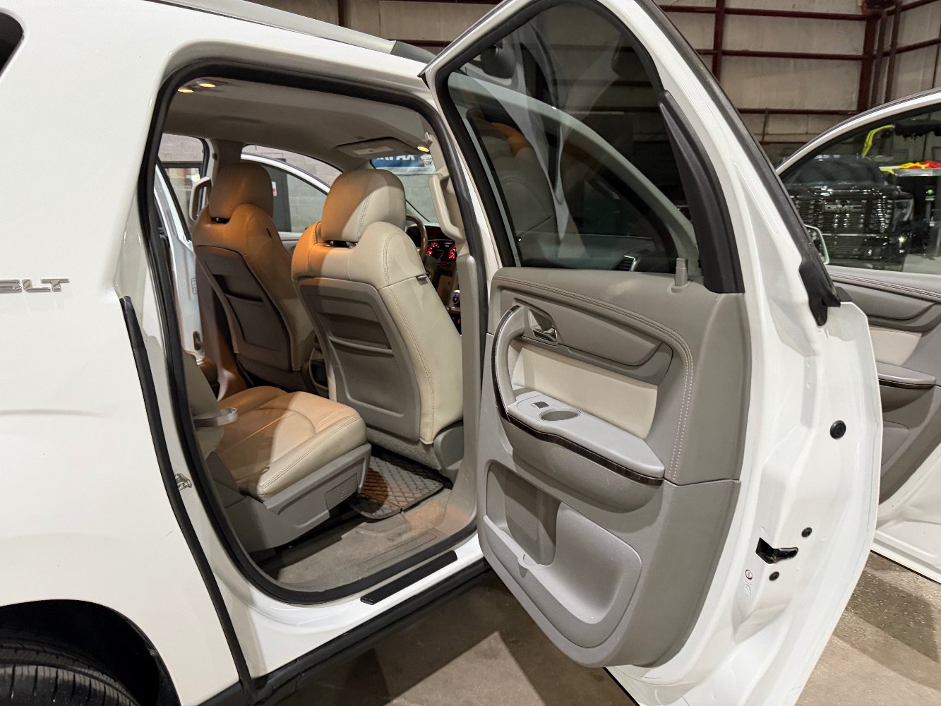 Used 2017 GMC Acadia Limited SLT FWD image 21