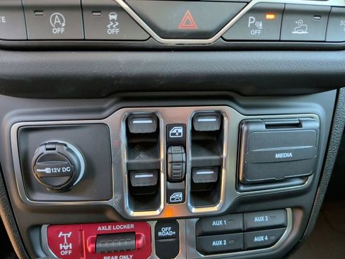 New 2026 Jeep Gladiator Mojave image 34