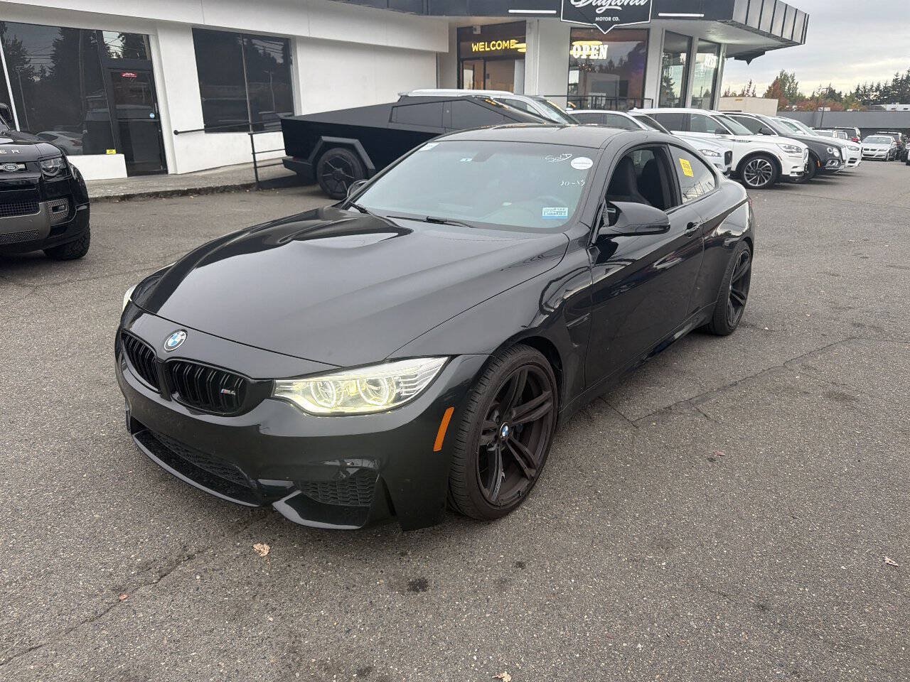 Used 2015 BMW M4 Coupe RWD image 1
