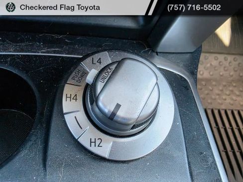 Used 2020 Toyota 4Runner SR5 Premium w/ Moonroof Package AWD/4WD image 21