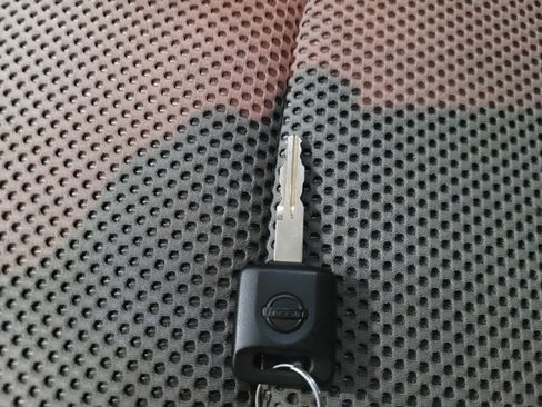 Used 2018 Nissan Frontier SV image 32