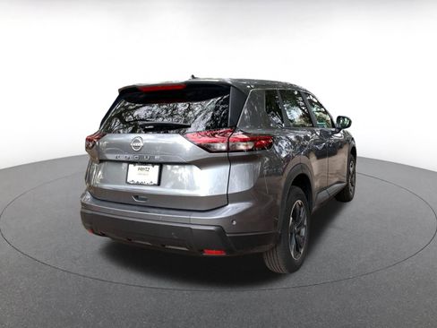 Used 2025 Nissan Rogue SV image 7