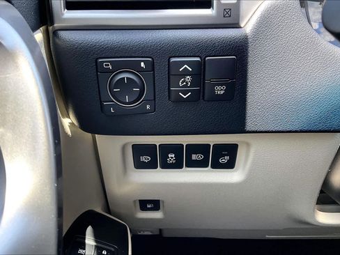 Used 2023 Lexus GX 460 Premium AWD/4WD image 34