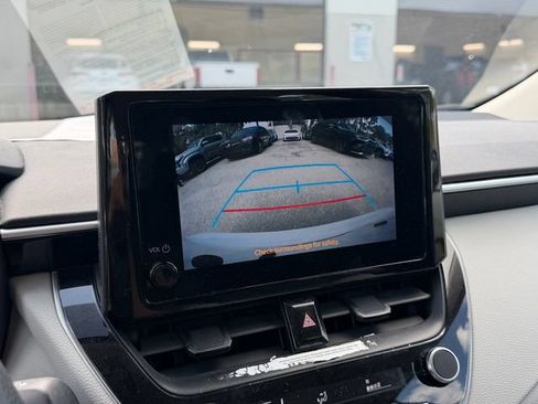 Used 2023 Toyota Corolla LE w/ LE Convenience Package FWD image 13