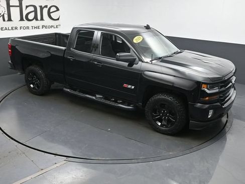 Used 2018 Chevrolet Silverado 1500 LT w/ Midnight Edition AWD/4WD image 66