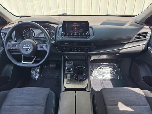 Used 2022 Nissan Rogue S FWD image 11