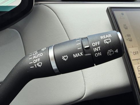 Used 2025 Land Rover Range Rover Sport Dynamic SE image 13