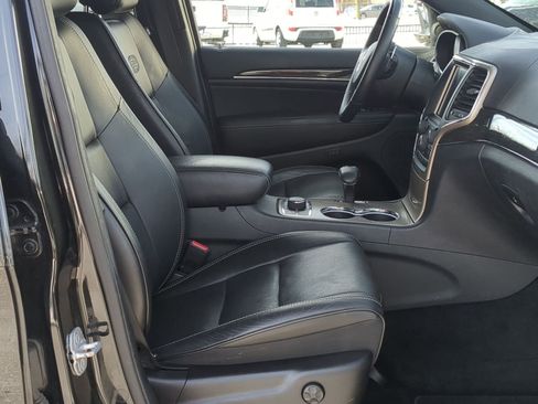 Used 2014 Jeep Grand Cherokee Overland image 25