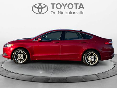 Used 2016 Ford Fusion SE w/ Equipment Group 202A image 2