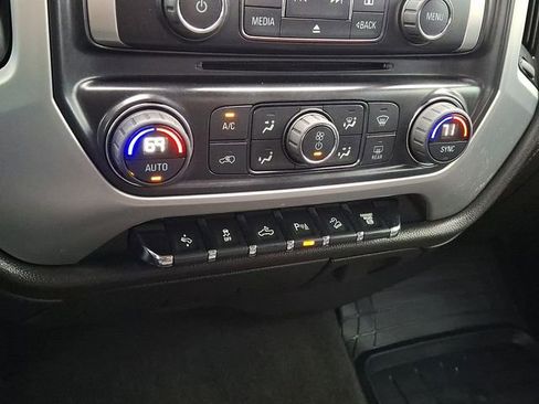 Used 2016 GMC Sierra 2500 SLE w/ SLE Preferred Package image 19