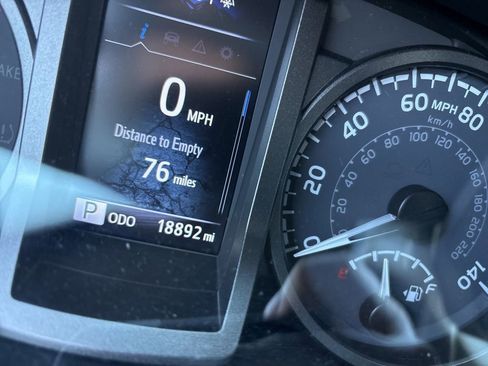 Used 2023 Toyota Tacoma TRD Sport image 13