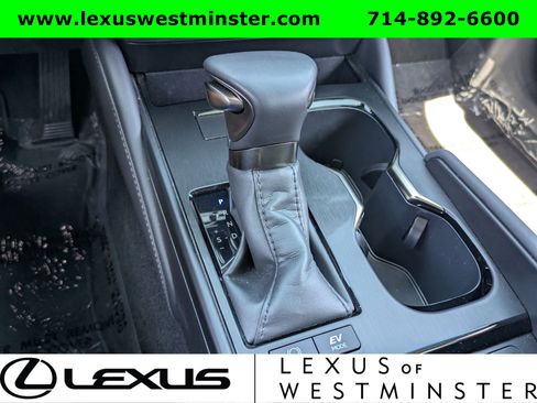 Certified 2025 Lexus ES 300h w/ Premium Package image 21