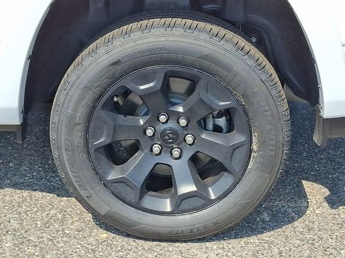 Used 2025 RAM 1500 Big Horn AWD/4WD image 8