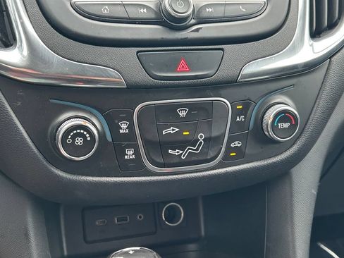 Used 2020 Chevrolet Equinox LT FWD image 28
