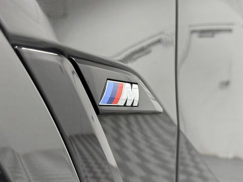 Used 2023 BMW X7 M60i image 11