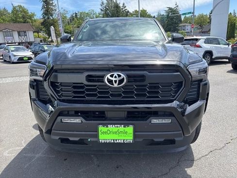 New 2025 Toyota Tacoma TRD Off-Road image 8