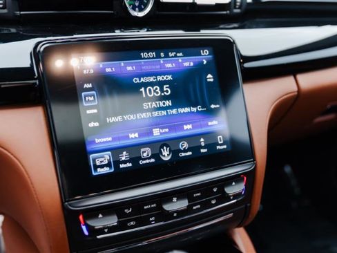 Used 2017 Maserati Quattroporte S GranSport Q4 image 22