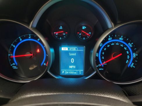 Used 2016 Chevrolet Cruze LT image 23