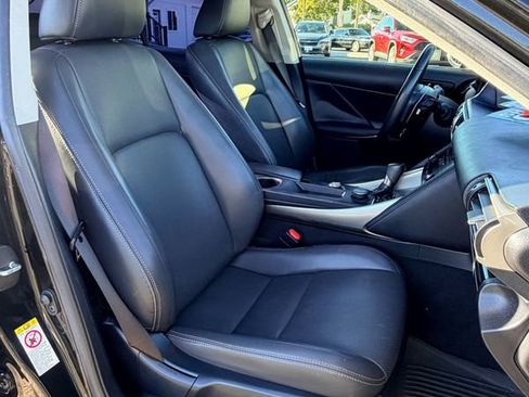 Used 2018 Lexus IS 300 image 19