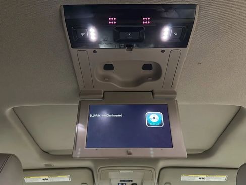 Used 2017 GMC Yukon XL Denali w/ Open Road Package image 27