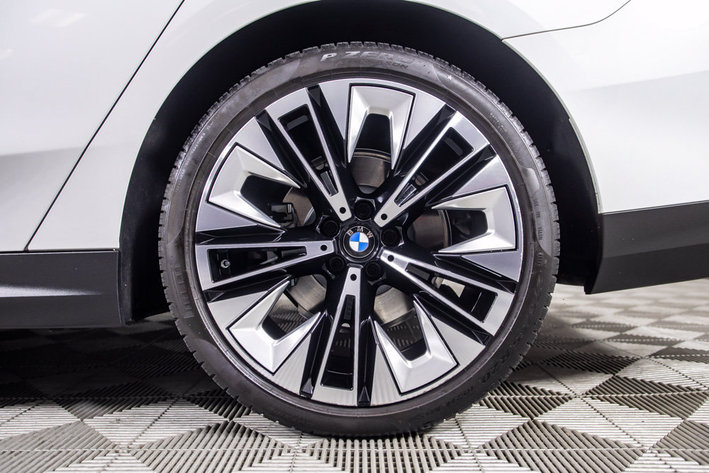 Used 2024 BMW 530i w/ Premium Package RWD image 42