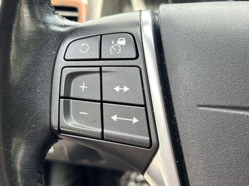 Used 2016 Volvo XC70 T5 Platinum w/ Climate Package AWD/4WD image 35