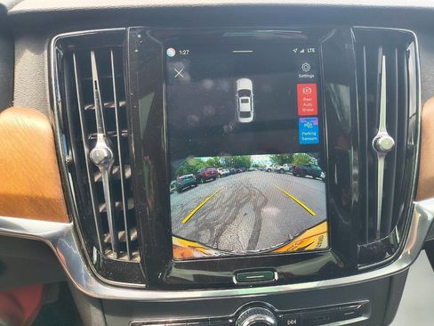 Used 2022 Volvo S90 B6 Momentum AWD/4WD image 23
