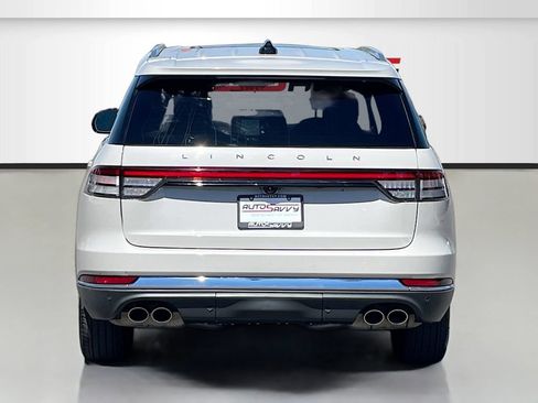 Used 2025 Lincoln Aviator 2WD image 6