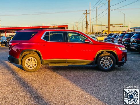 Used 2021 Chevrolet Traverse LT image 9