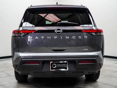 Used 2025 Nissan Pathfinder SV AWD/4WD image 9
